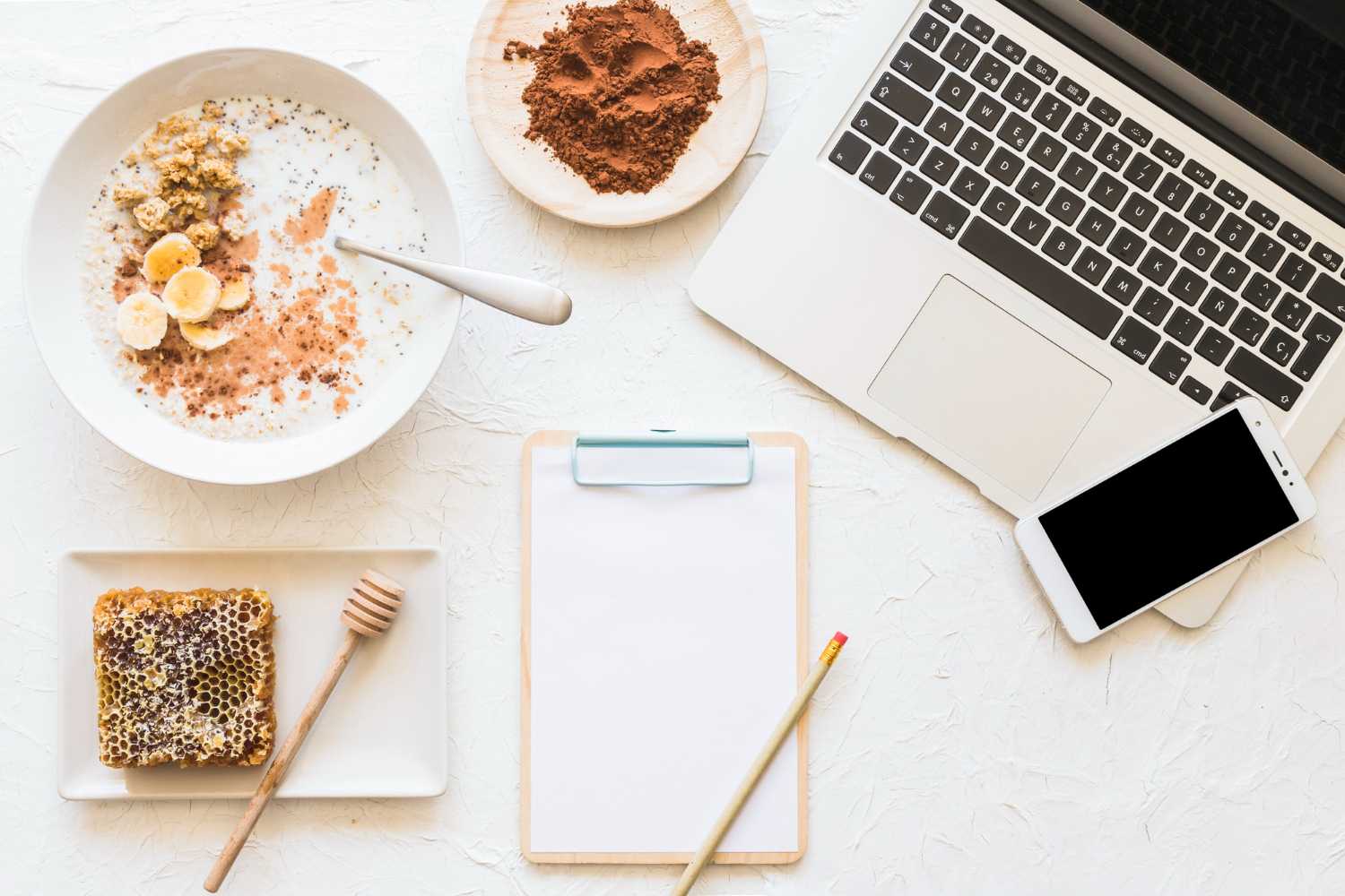 Eat Better at Work: Foods That Fuel Productivity and Focus